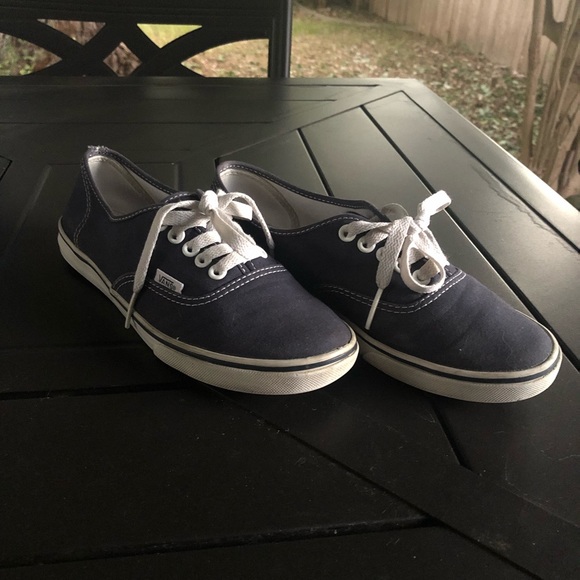 Vans Navy Low Pro. Size 7. - Picture 2 of 6